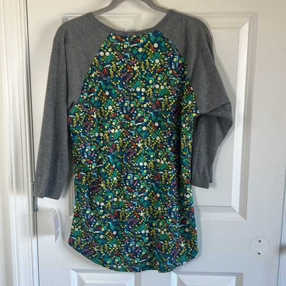 NWT LuLaRoe Randy Top Shirt Geometric Aztec Raglan Gray Blue Green Yellow Large - Picture 4 of 6